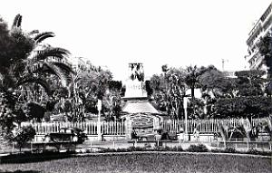 707- Alger - Avenue Pasteur et Monument aux morts